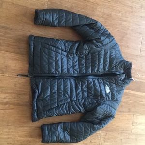 Girls the North Face  reversible moss swirl coat